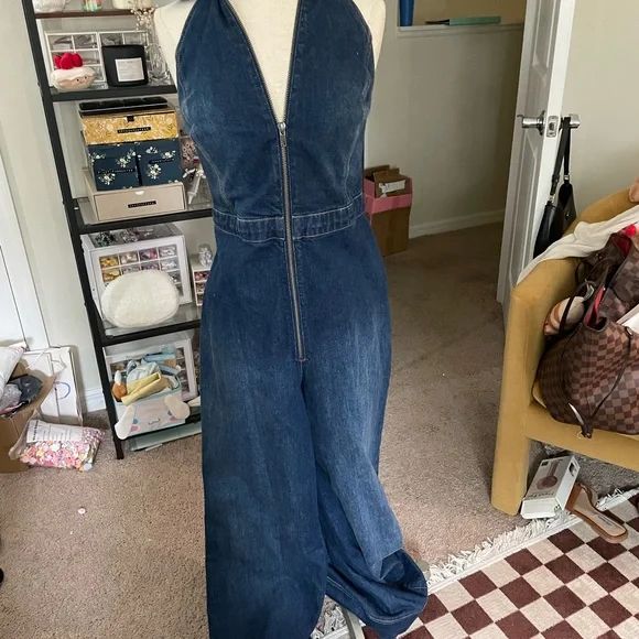 Alice + Olivia Jersey-trimmed Stretch-denim Halterneck Jumpsuit - Mid denim - Picture 3 of 13